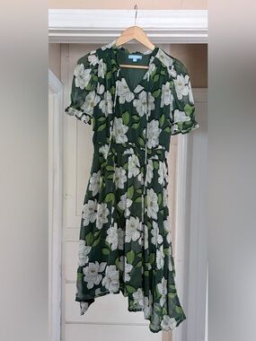 Draper James XS Green Floral Midi Dress Asymmetrical Hem Puff Sleeves 🪴